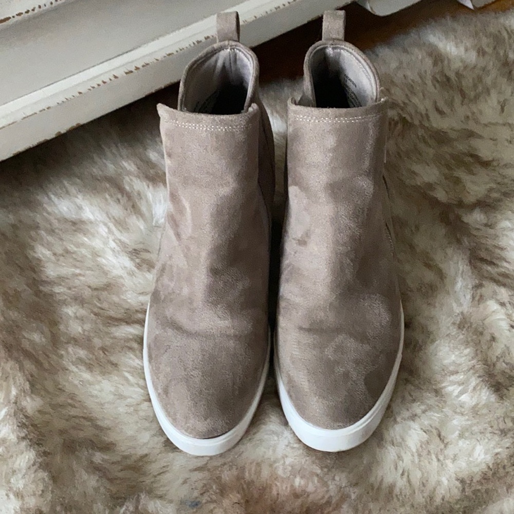 Sneaker Wedges